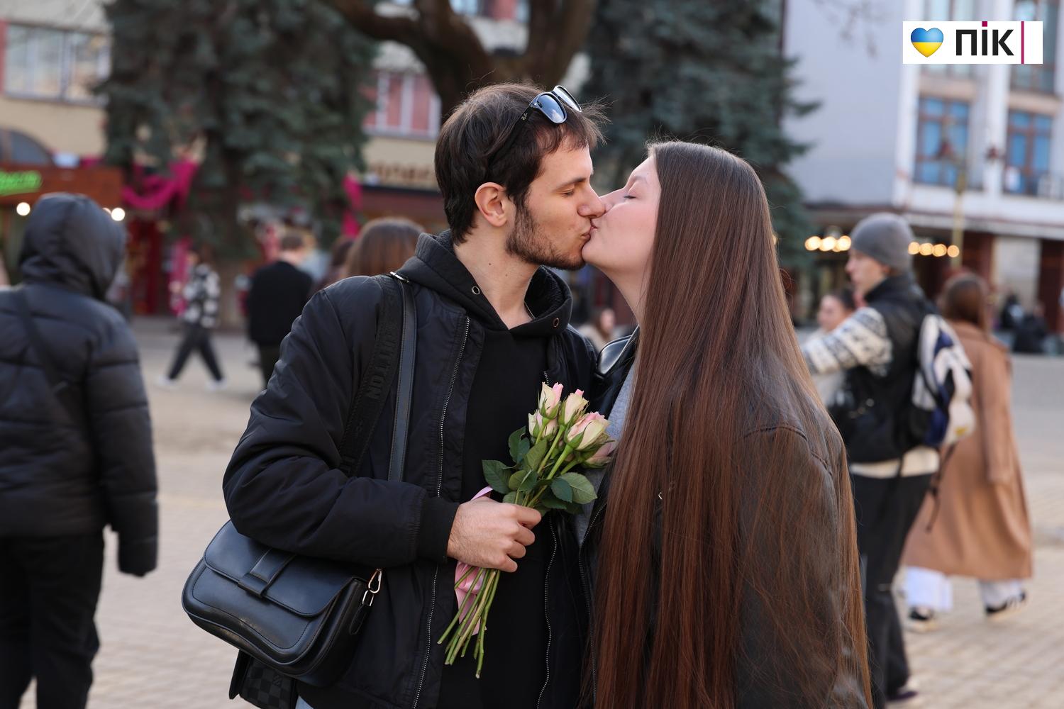 Люди Прикарпаття: франківки у Міжнародний день боротьби за права жінок (ФОТО) 12 G71A5001 resize