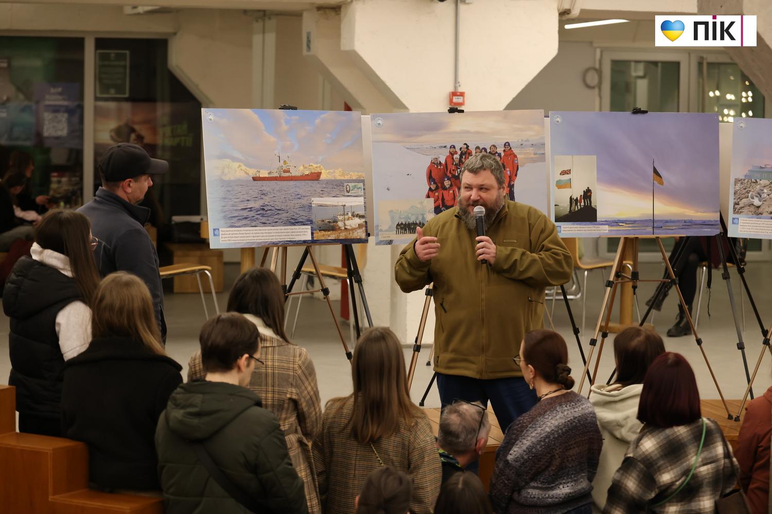 У Франківську вперше презентували виставку про життя українських полярників (ФОТО) 8 G71A5939 resize