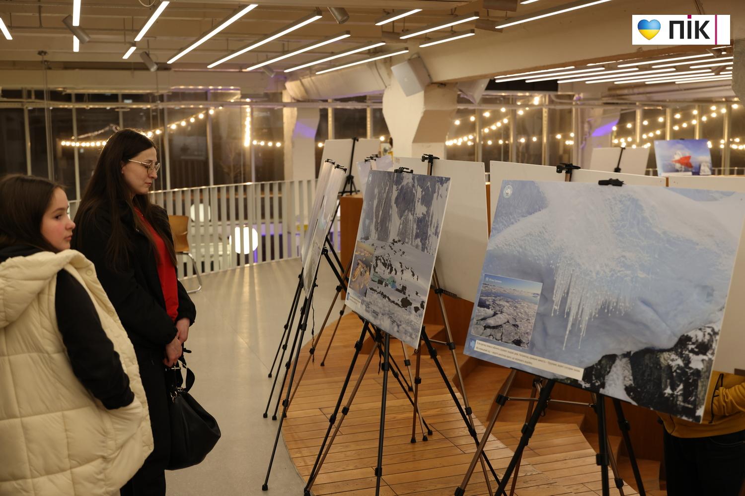 У Франківську вперше презентували виставку про життя українських полярників (ФОТО) 14 G71A5988 resize