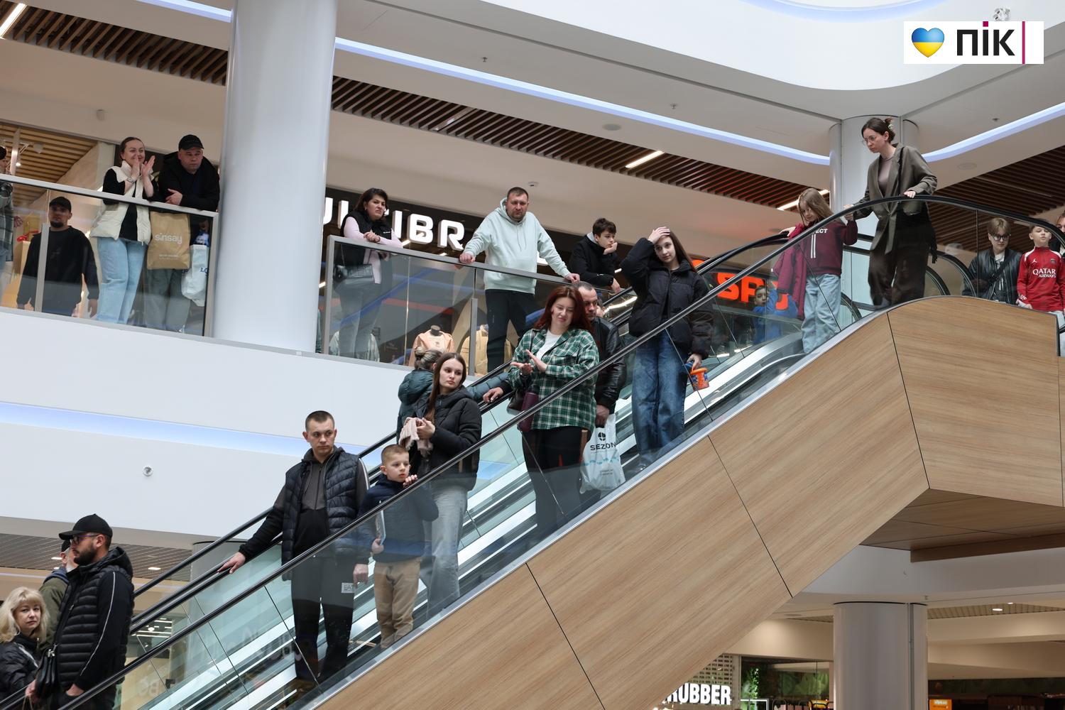 Зведений оркестр Нацгвардії дав потужний концерт у франківському ТРЦ (ФОТО) 8 G71A8134 resize