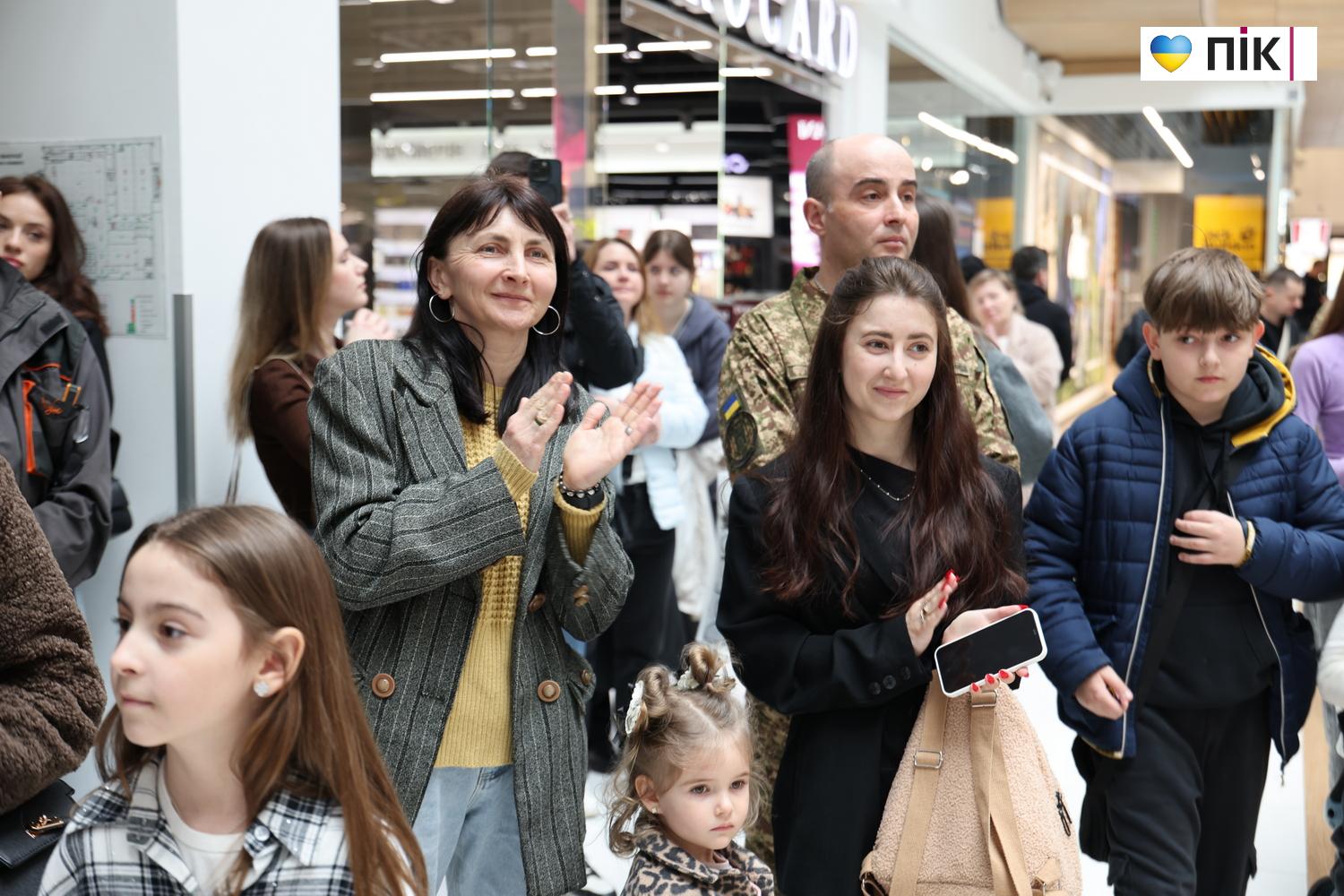 Зведений оркестр Нацгвардії дав потужний концерт у франківському ТРЦ (ФОТО) 15 G71A8310 resize