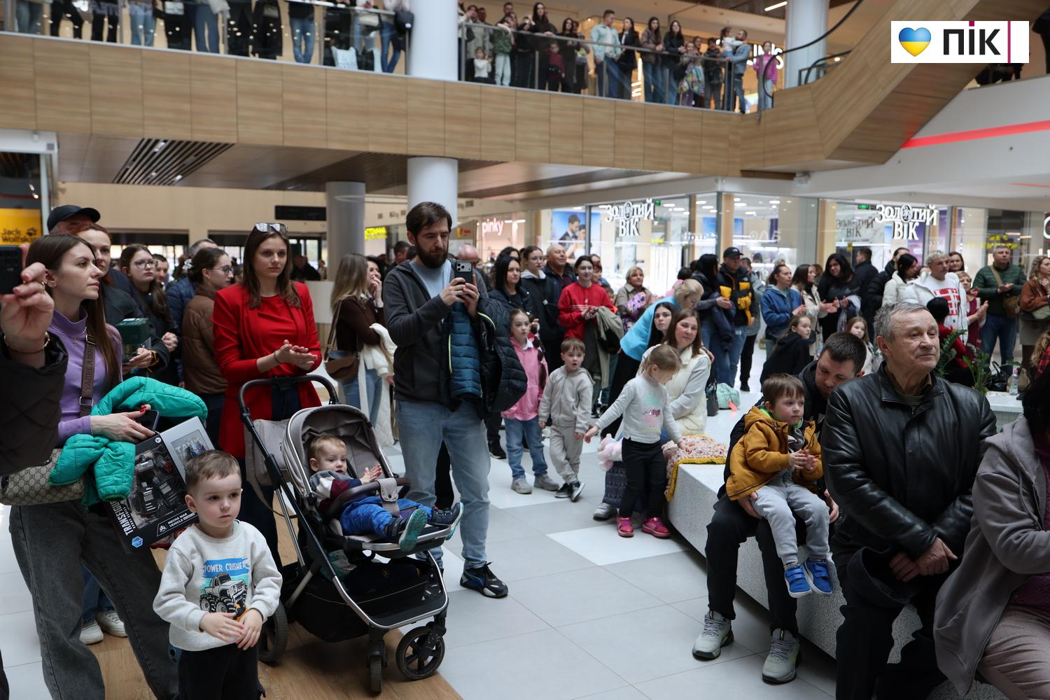 Зведений оркестр Нацгвардії дав потужний концерт у франківському ТРЦ (ФОТО) 24 G71A8502 resize