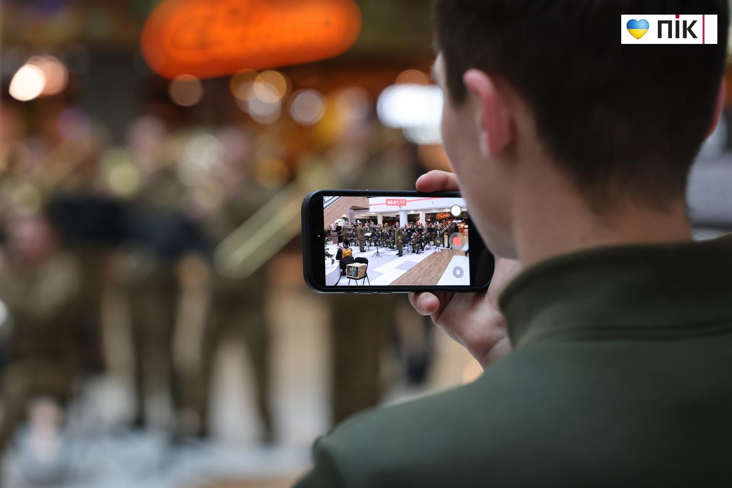 Зведений оркестр Нацгвардії дав потужний концерт у франківському ТРЦ (ФОТО) 29 G71A8592 resize