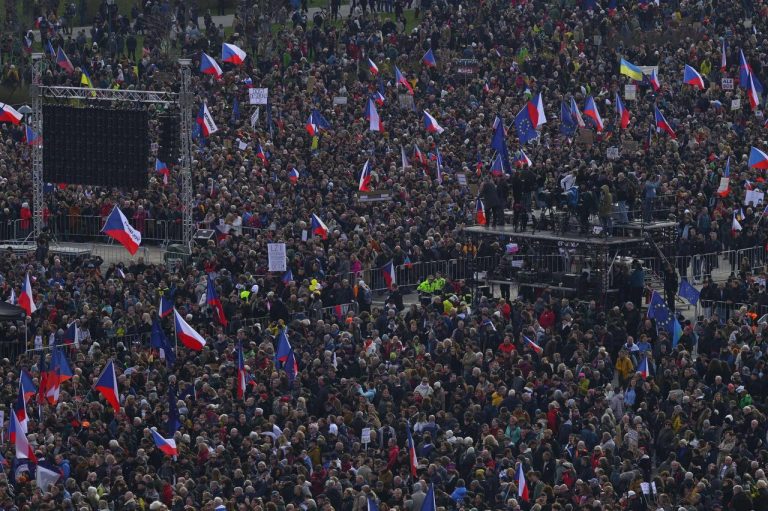 У Чехії понад 500 тисяч людей вийшли на мітинги проти чинного уряду 12 IMG 20260321 180720 302