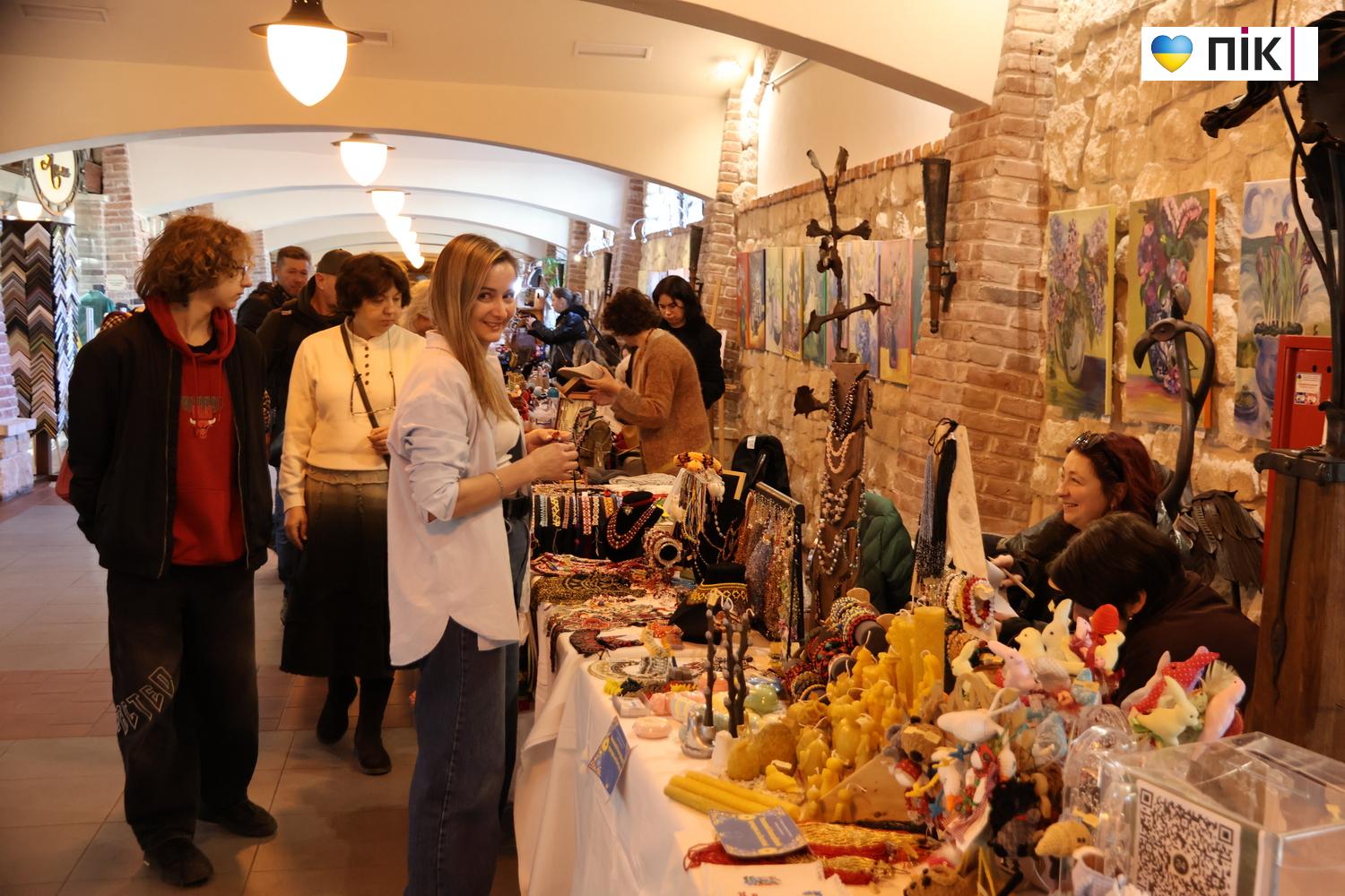 Благодійний ярмарок у Бастіоні в Івано-Франківську (ФОТОРЕПОРТАЖ) 17 IMG 9359 resize