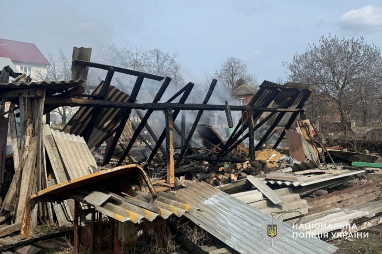 На Тернопільщині військовий через ревнощі підпалив господарство колишнього тестя (ФОТО) 5 v8 990f056df8f061addf034f031bdc5540