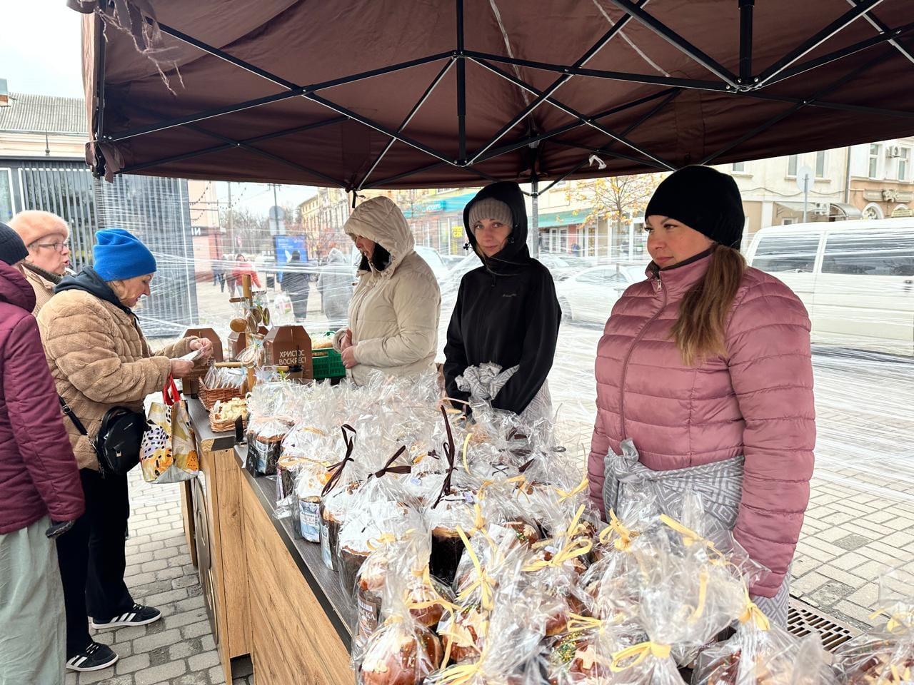 Смакуйте та дивуйтеся: що цікавого на Великодньому ярмарку в Івано-Франківську (ФОТО) 11 519fd915 fda6 4df9 ac40 79d6aa620d1c