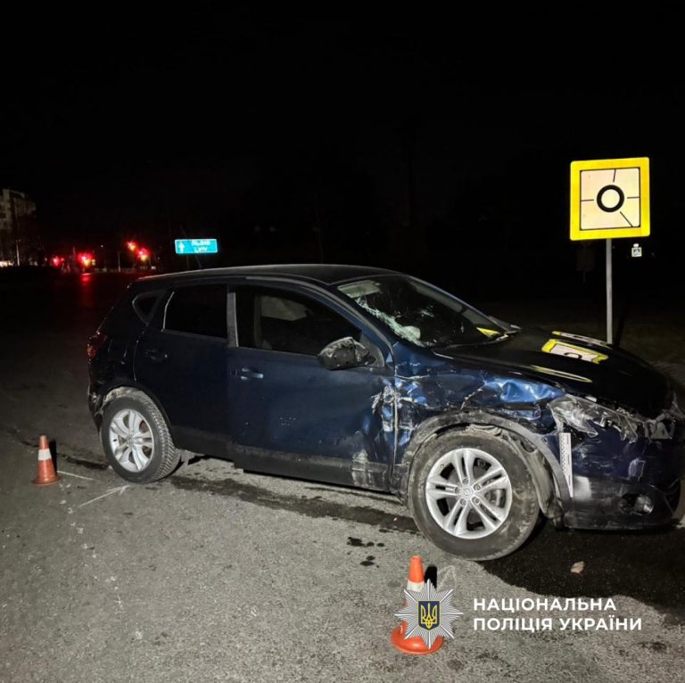 ДТП у Долині: на кільці зіткнулися Chevrolet та Nissan, є постраждала (ФОТО) 9 666693658 955474687126761 6579307732662953129 n