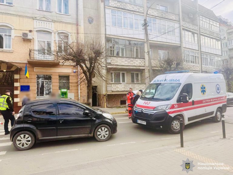 У Франківську на Сахарова автомобіль наїхав на жінку, яка переходила дорогу (ФОТО) 7 668971687 956108467063383 8654790156024536576 n