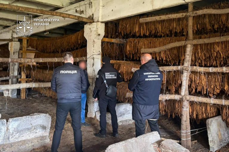 На Закарпатті та Прикарпатті викрили підпільний тютюновий бізнес (ФОТО) 12 671827604 1410355611128423 1009759219029076892 n