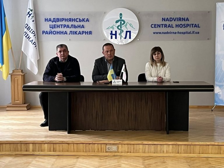 У Надвірній представили нового директора лікарні (ФОТО) 2 У Надвірній представили нового директора лікарні (ФОТО)