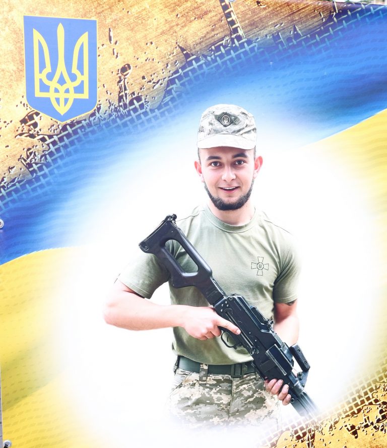 Посмертно присвоїли почесні нагороди 18-річному захиснику з Прикарпаття (ФОТО) 11 677776568 1586946170103586 3072120059956853055 n e1776856596823