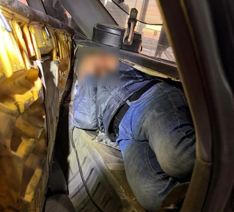 На Львівщині батько непомітно хотів перевезти сина до Польщі (ВІДЕО) 10 На Львівщині батько непомітно хотів перевезти сина до Польщі (ВІДЕО)