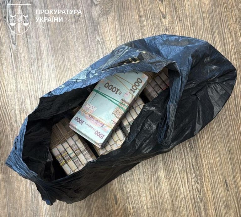В Україні 576 мільйонів гривень з оборони вивели через фіктивні фірми (ФОТО) 4 В Україні 576 мільйонів гривень з оборони вивели через фіктивні фірми (ФОТО)