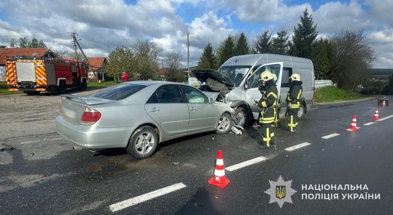 На Львівщині у ДТП постраждав водій з Прикарпаття (ФОТО) 2 684218334 1401513808687053 6274581359517252471 n