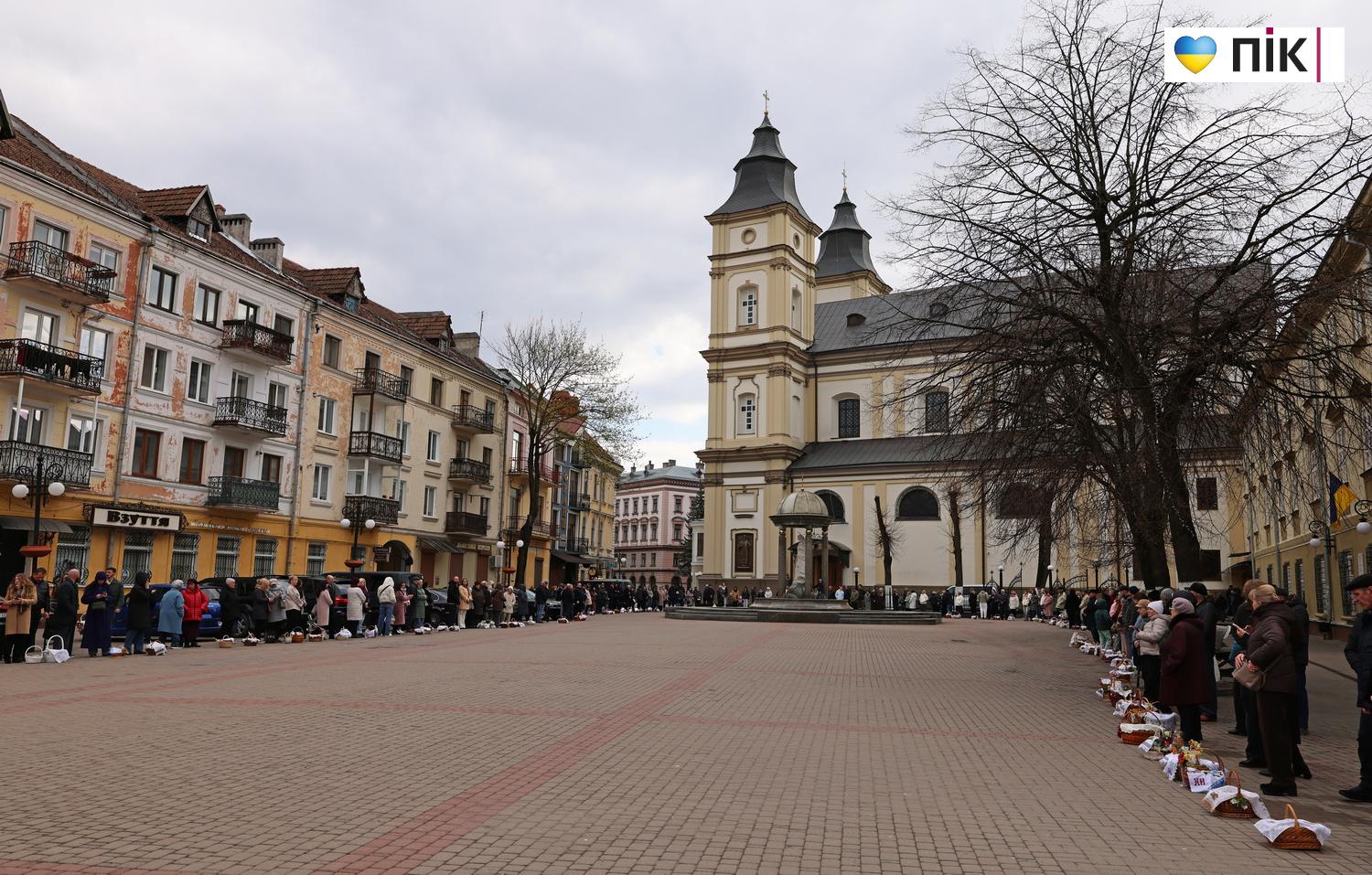 Воскресіння Христове: освячення великодніх кошиків в Івано-Франківську (ФОТО) 2 G71A0006 resize