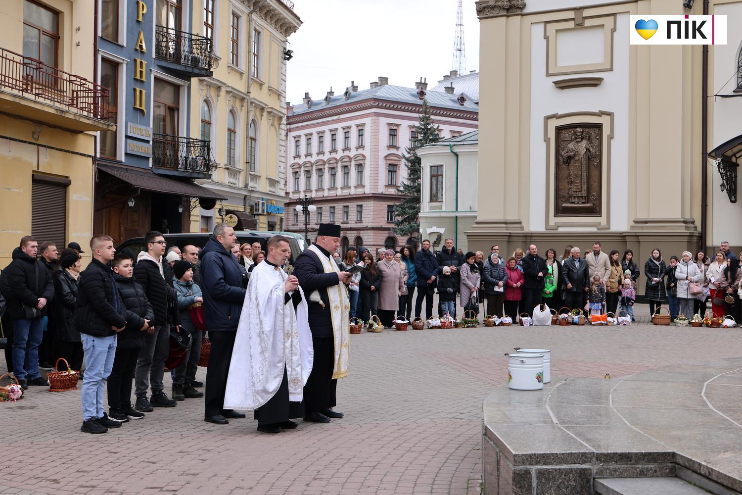 Воскресіння Христове: освячення великодніх кошиків в Івано-Франківську (ФОТО) 9 G71A0014 resize