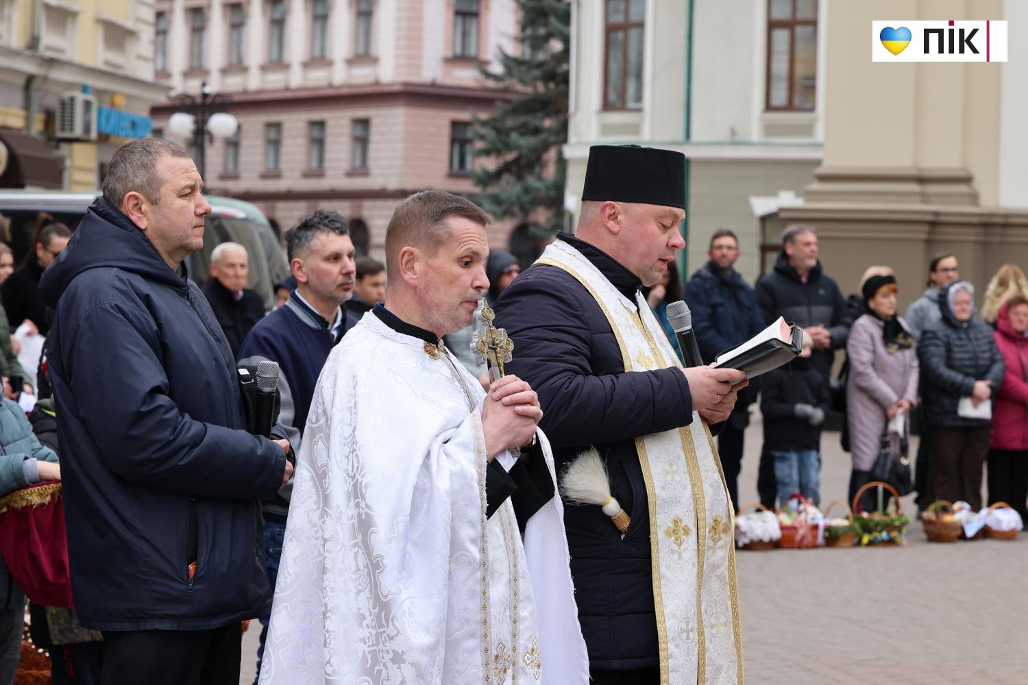 Воскресіння Христове: освячення великодніх кошиків в Івано-Франківську (ФОТО) 10 G71A0015 resize