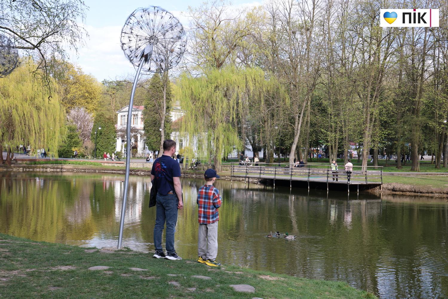 Люди Прикарпаття: в парку Шевченка в Івано-Франківську (ФОТО) 38 G71A0092 resize