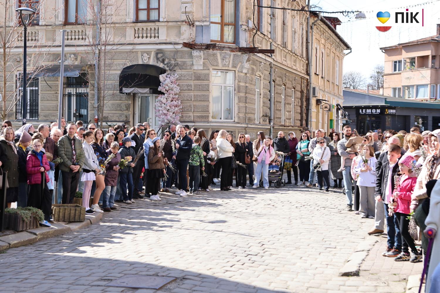 Люди Прикарпаття: Вербна неділя в Івано-Франківську (ФОТО) 12 G71A0141 resize