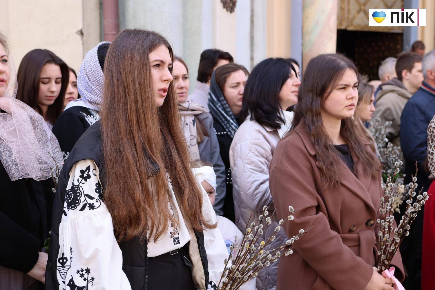 Люди Прикарпаття: Вербна неділя в Івано-Франківську (ФОТО) 16 G71A0266 resize