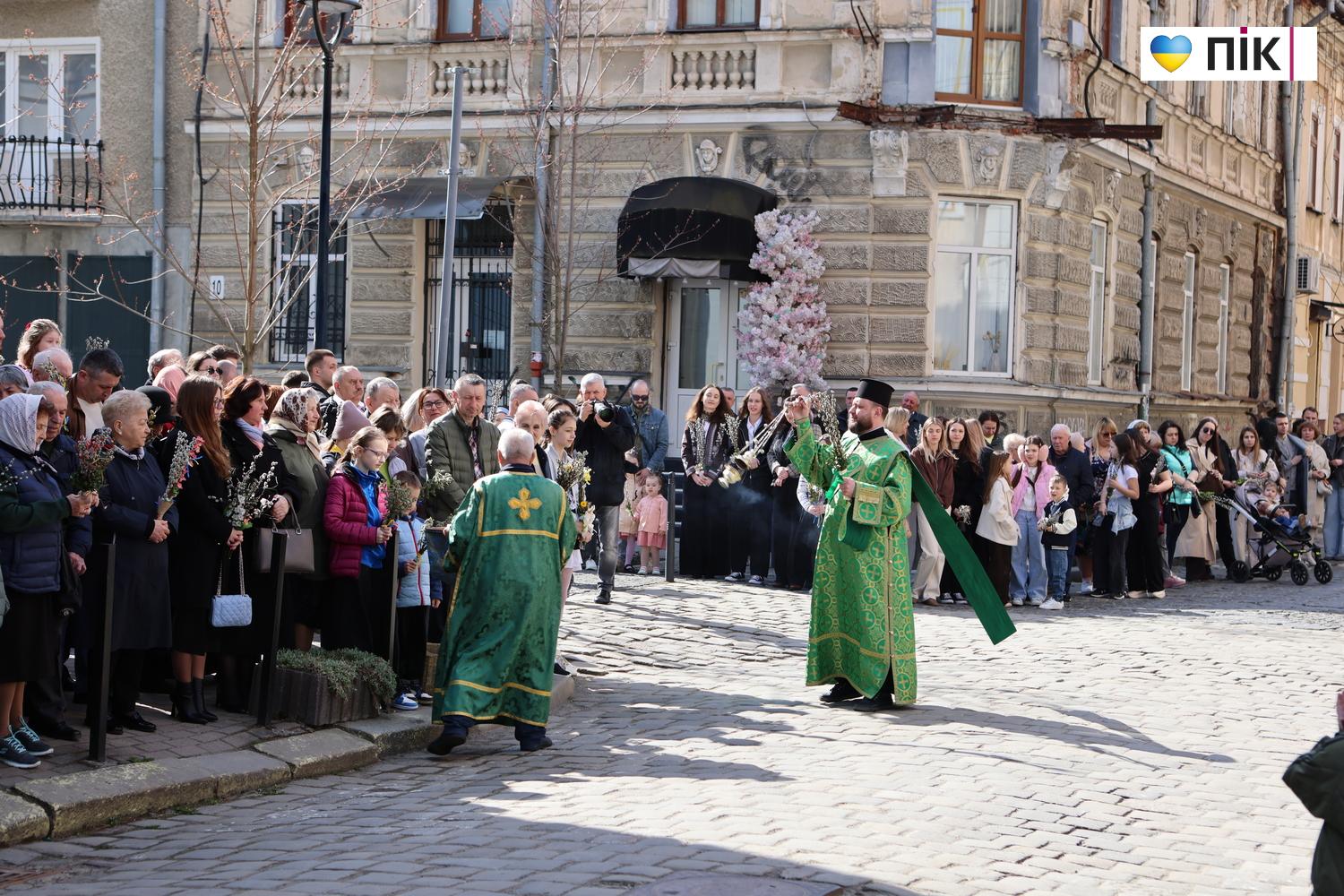 Люди Прикарпаття: Вербна неділя в Івано-Франківську (ФОТО) 19 G71A0335 resize