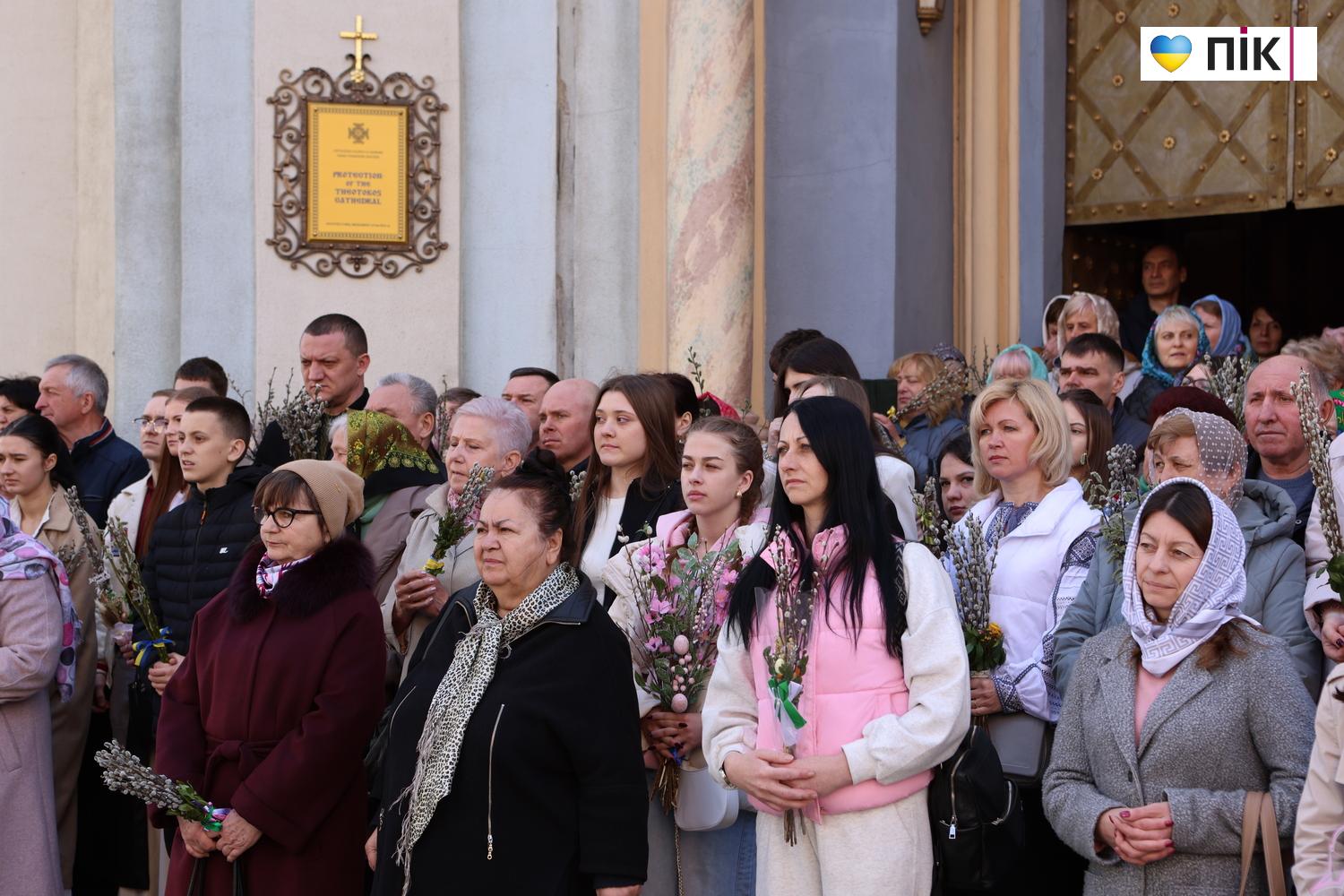 Люди Прикарпаття: Вербна неділя в Івано-Франківську (ФОТО) 20 G71A0361 resize