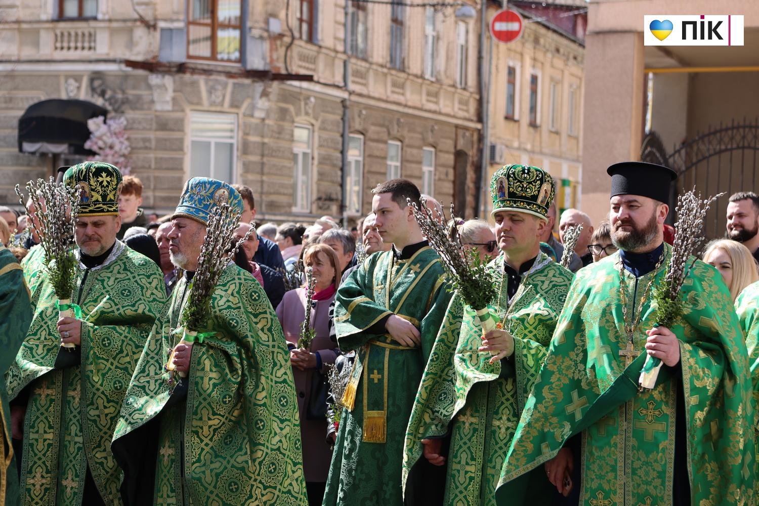 Люди Прикарпаття: Вербна неділя в Івано-Франківську (ФОТО) 24 G71A0452 resize