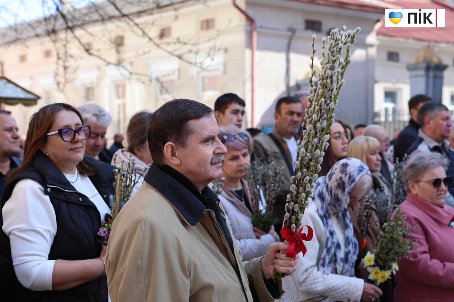 Люди Прикарпаття: Вербна неділя в Івано-Франківську (ФОТО) 25 G71A0471 resize