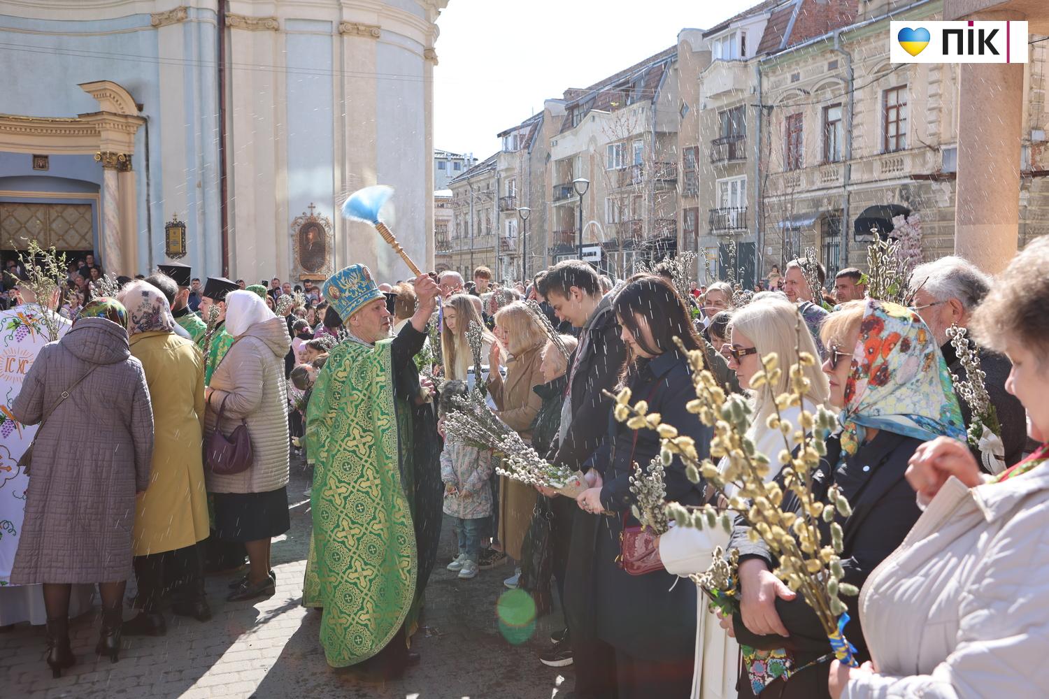 Люди Прикарпаття: Вербна неділя в Івано-Франківську (ФОТО) 28 G71A0694 resize