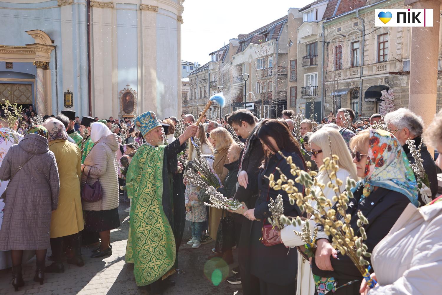 Люди Прикарпаття: Вербна неділя в Івано-Франківську (ФОТО) 29 G71A0710 resize