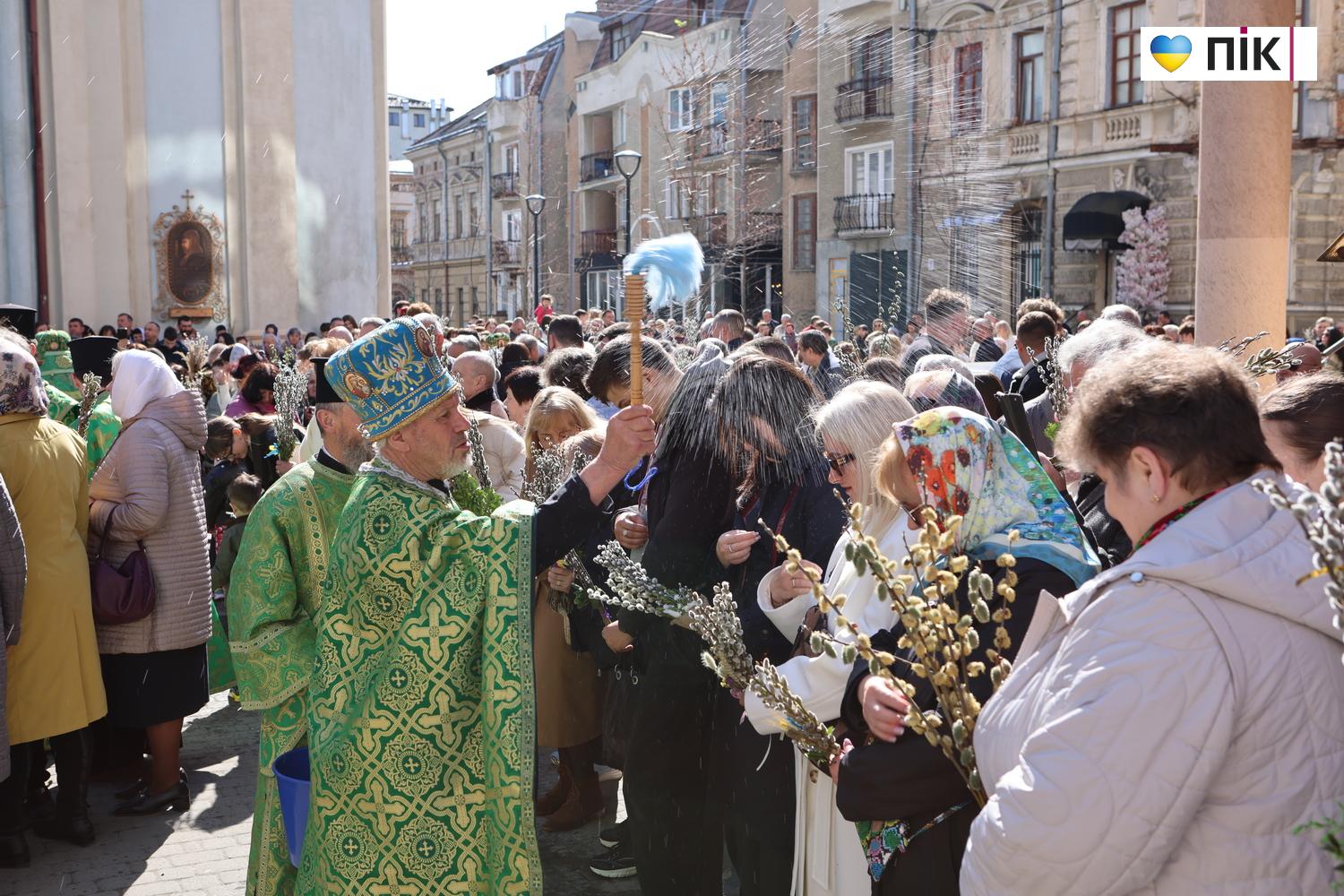 Люди Прикарпаття: Вербна неділя в Івано-Франківську (ФОТО) 30 G71A0755 resize