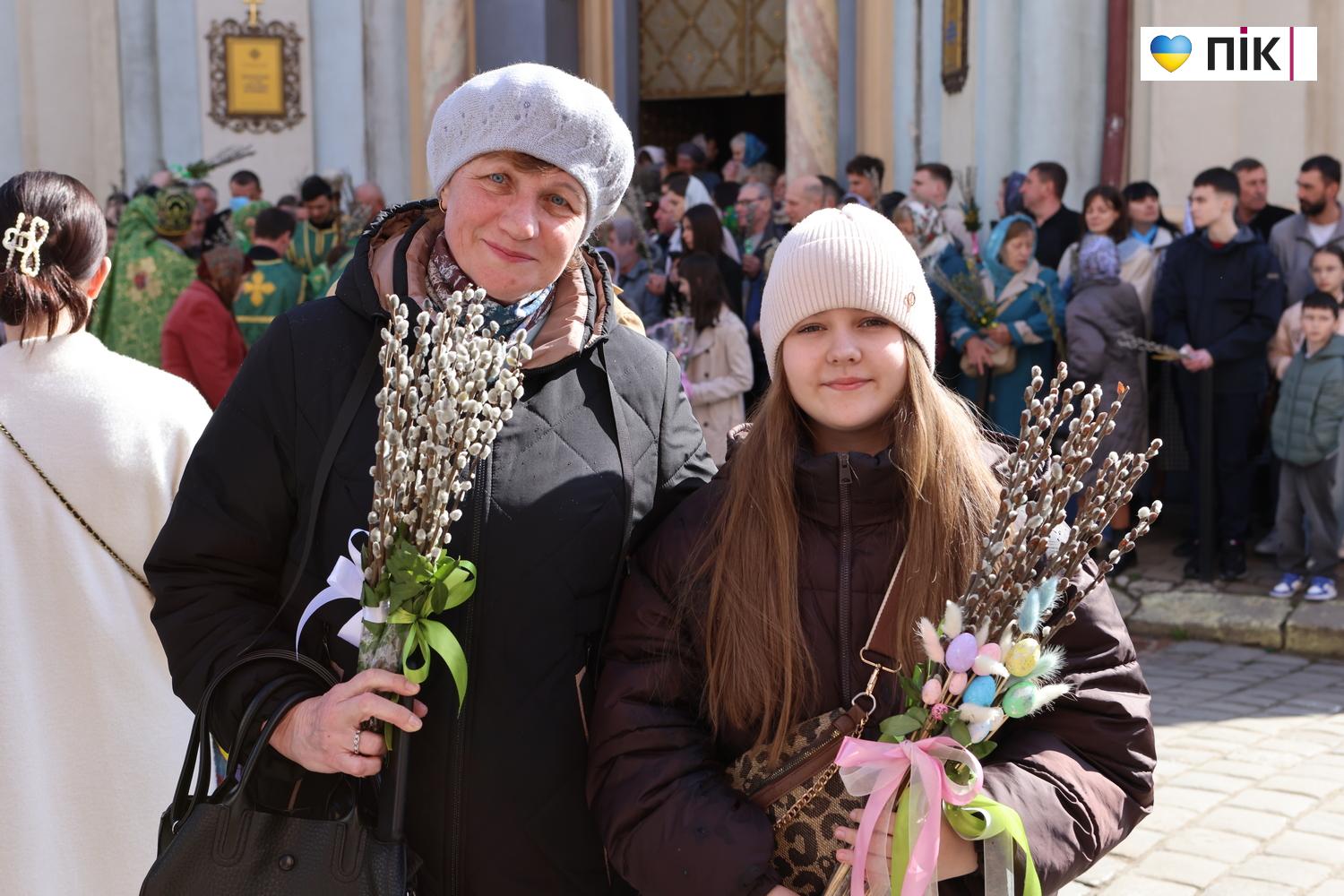 Люди Прикарпаття: Вербна неділя в Івано-Франківську (ФОТО) 32 G71A0978 resize