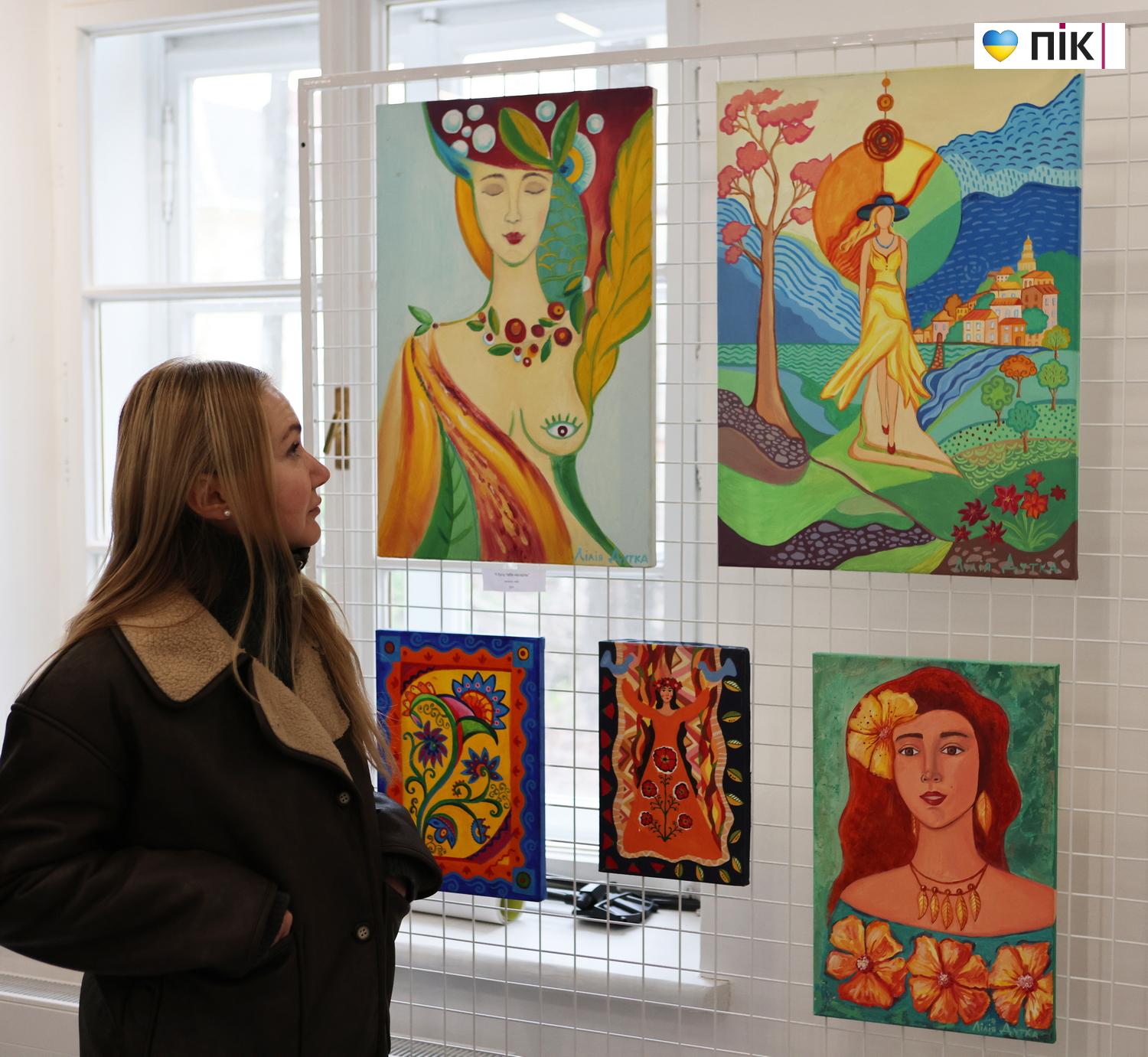 Люди Прикарпаття: на виставці Лілії Дутки “Форма весни” (ФОТО) 7 G71A4566 resize