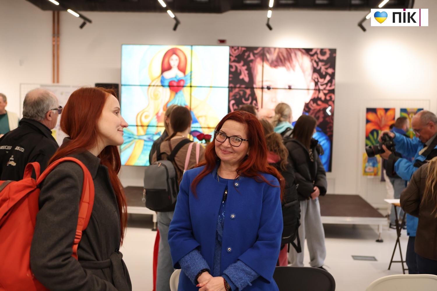 Люди Прикарпаття: на виставці Лілії Дутки “Форма весни” (ФОТО) 6 G71A4608 resize