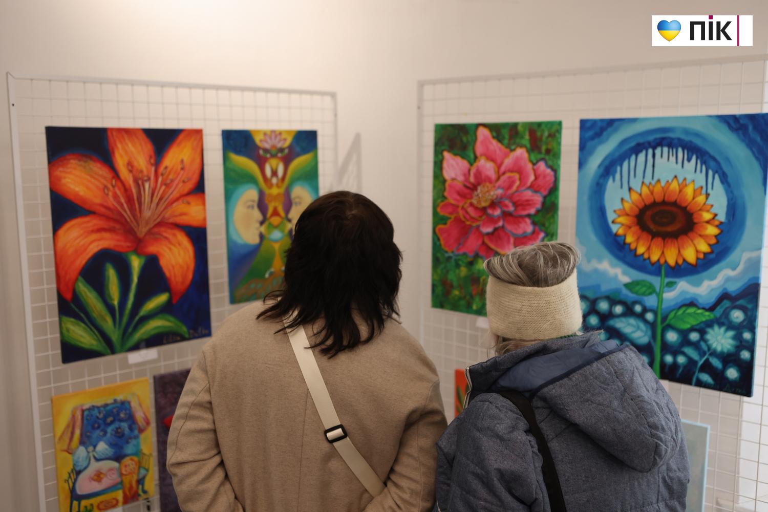 Люди Прикарпаття: на виставці Лілії Дутки “Форма весни” (ФОТО) 15 G71A4785 resize 1
