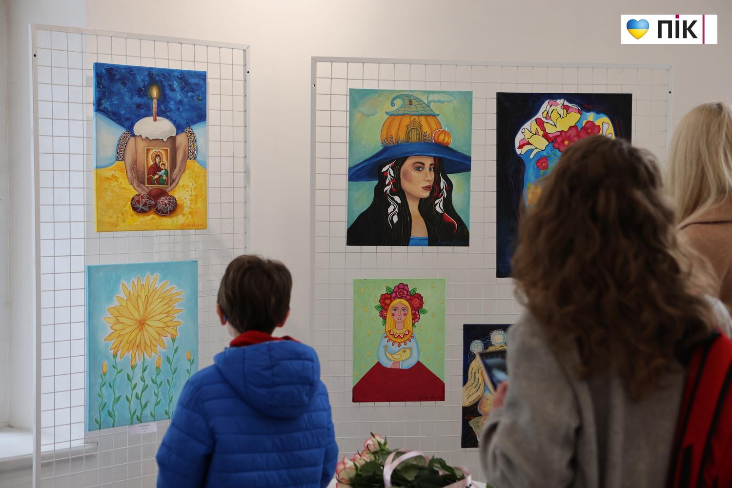 Люди Прикарпаття: на виставці Лілії Дутки “Форма весни” (ФОТО) 3 G71A4822 resize