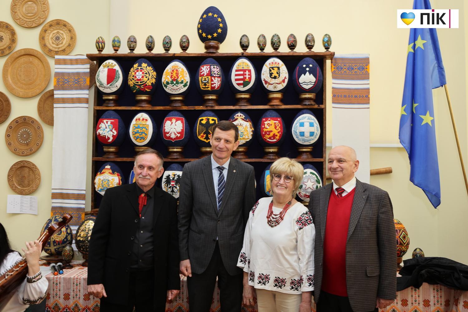 Такого не робив ще ніхто: у Франківську відкрили унікальну виставку писанок (ФОТО) 41 G71A8909 resize