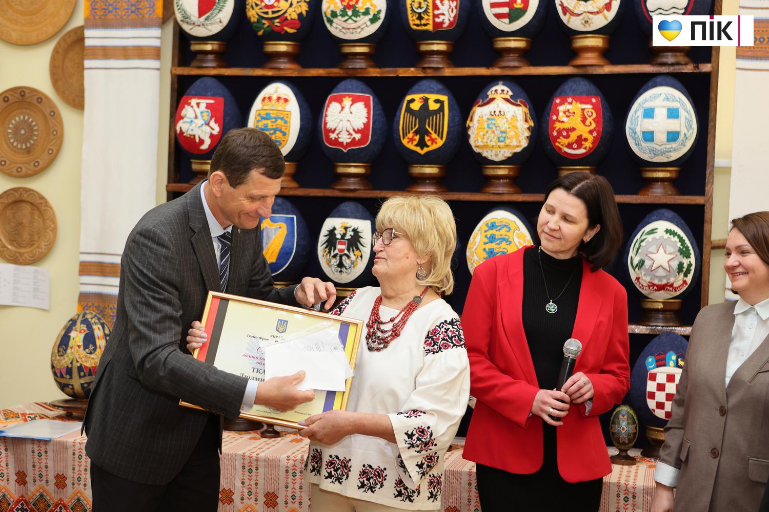 Такого не робив ще ніхто: у Франківську відкрили унікальну виставку писанок (ФОТО) 30 G71A8951 resize