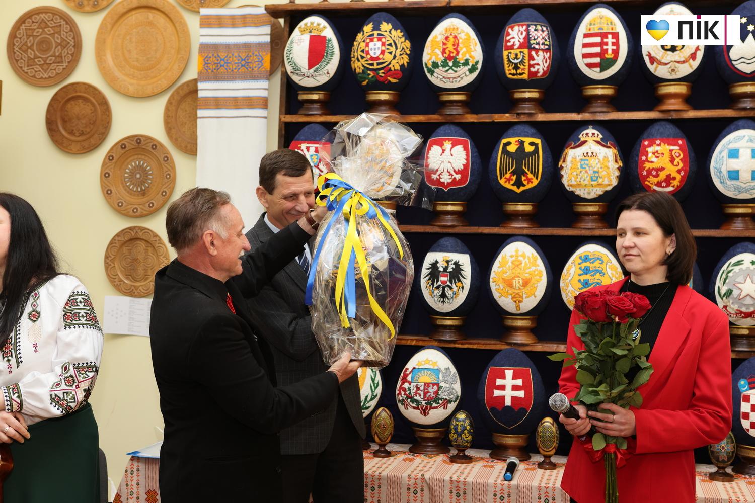 Такого не робив ще ніхто: у Франківську відкрили унікальну виставку писанок (ФОТО) 27 G71A8968 resize