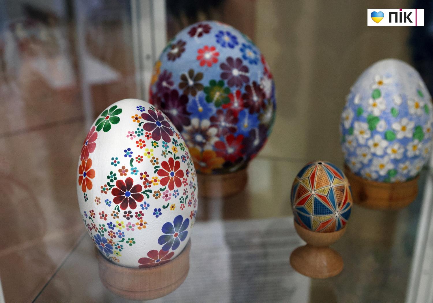 Люди Прикарпаття: на виставці "Мистецький Великдень" (ФОТО) 1 G71A9105 resize