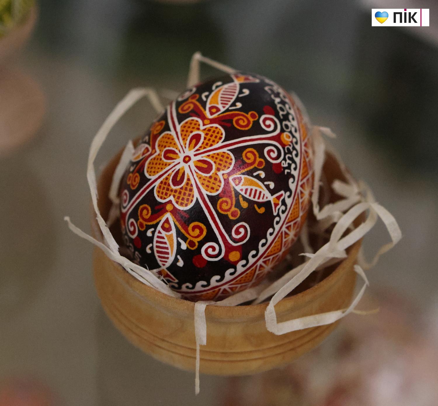 Люди Прикарпаття: на виставці "Мистецький Великдень" (ФОТО) 5 G71A9111 resize