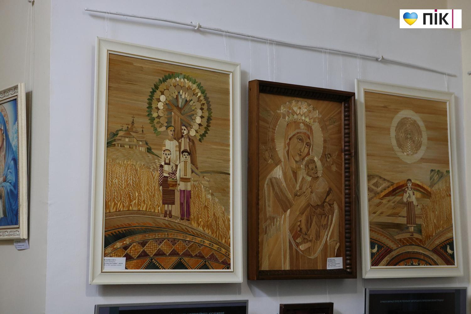 Люди Прикарпаття: на виставці "Мистецький Великдень" (ФОТО) 11 G71A9115 resize