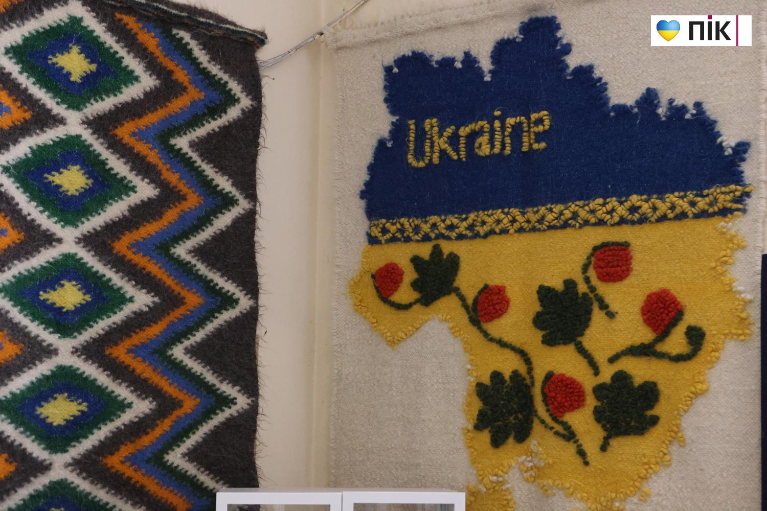 Люди Прикарпаття: на виставці "Мистецький Великдень" (ФОТО) 16 G71A9117 resize