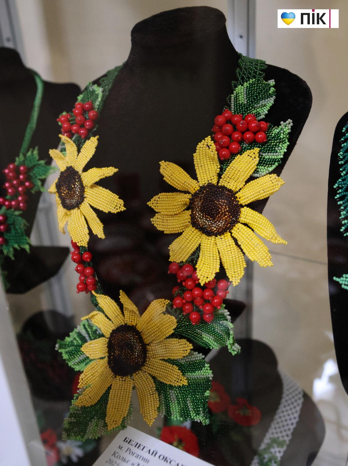 Люди Прикарпаття: на виставці "Мистецький Великдень" (ФОТО) 19 G71A9120 resize