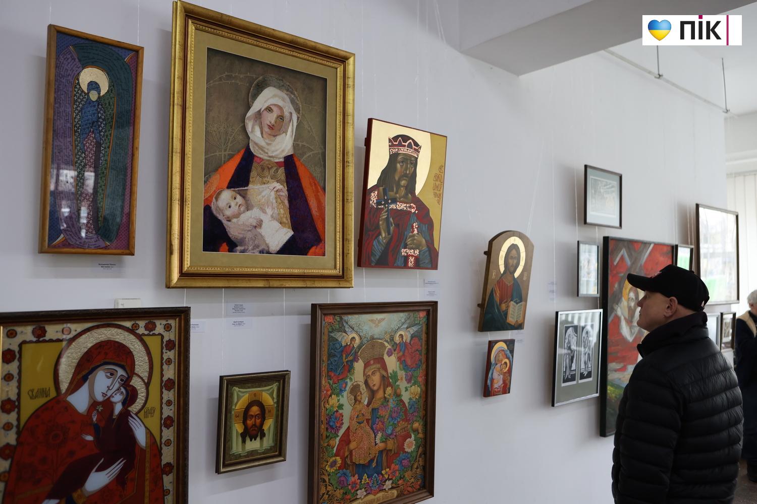 В Івано-Франківську відкрили Великодню виставку художників (ФОТО) 14 G71A9159 resize