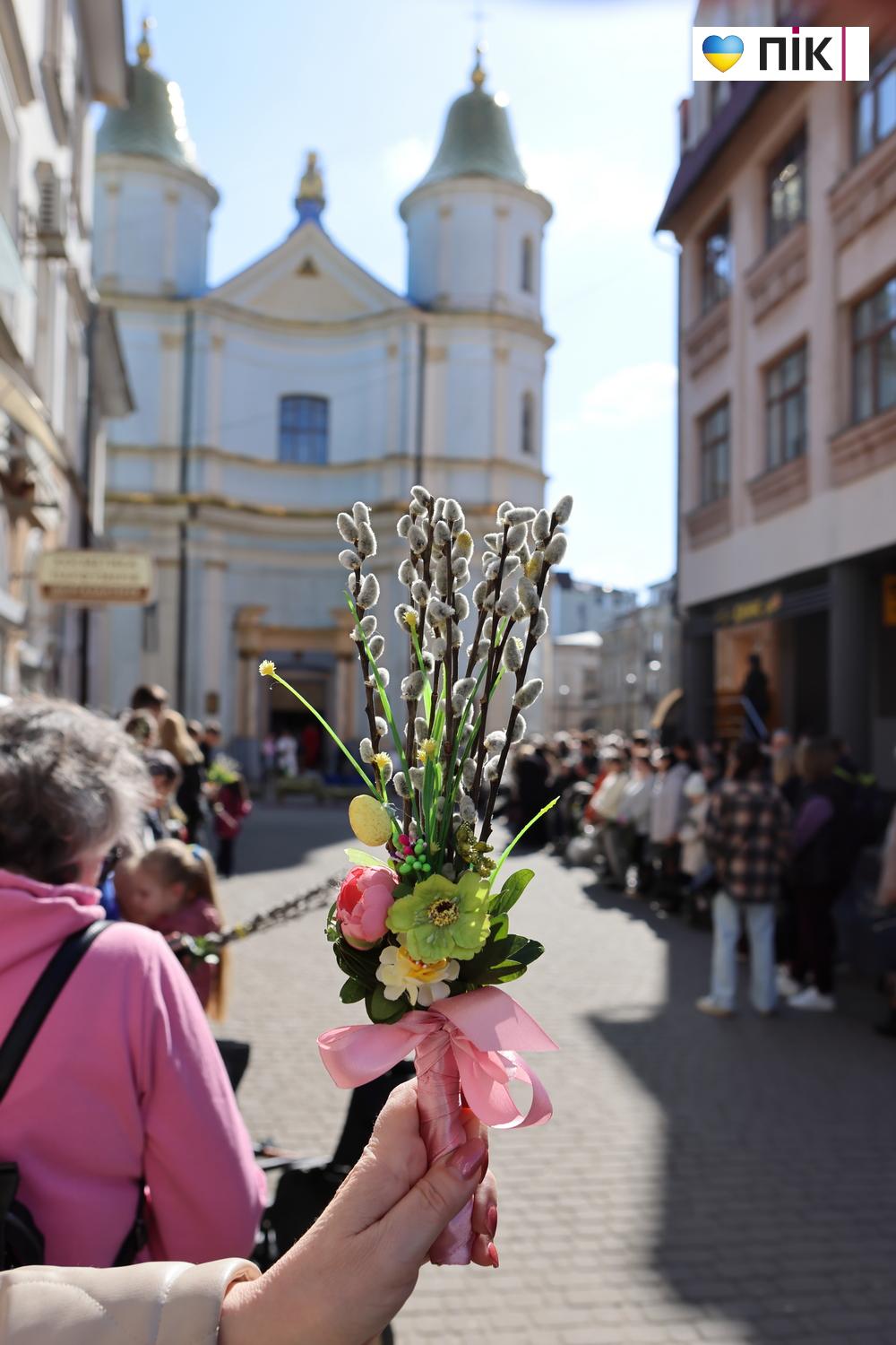 Люди Прикарпаття: Вербна неділя в Івано-Франківську (ФОТО) 7 G71A9835 resize