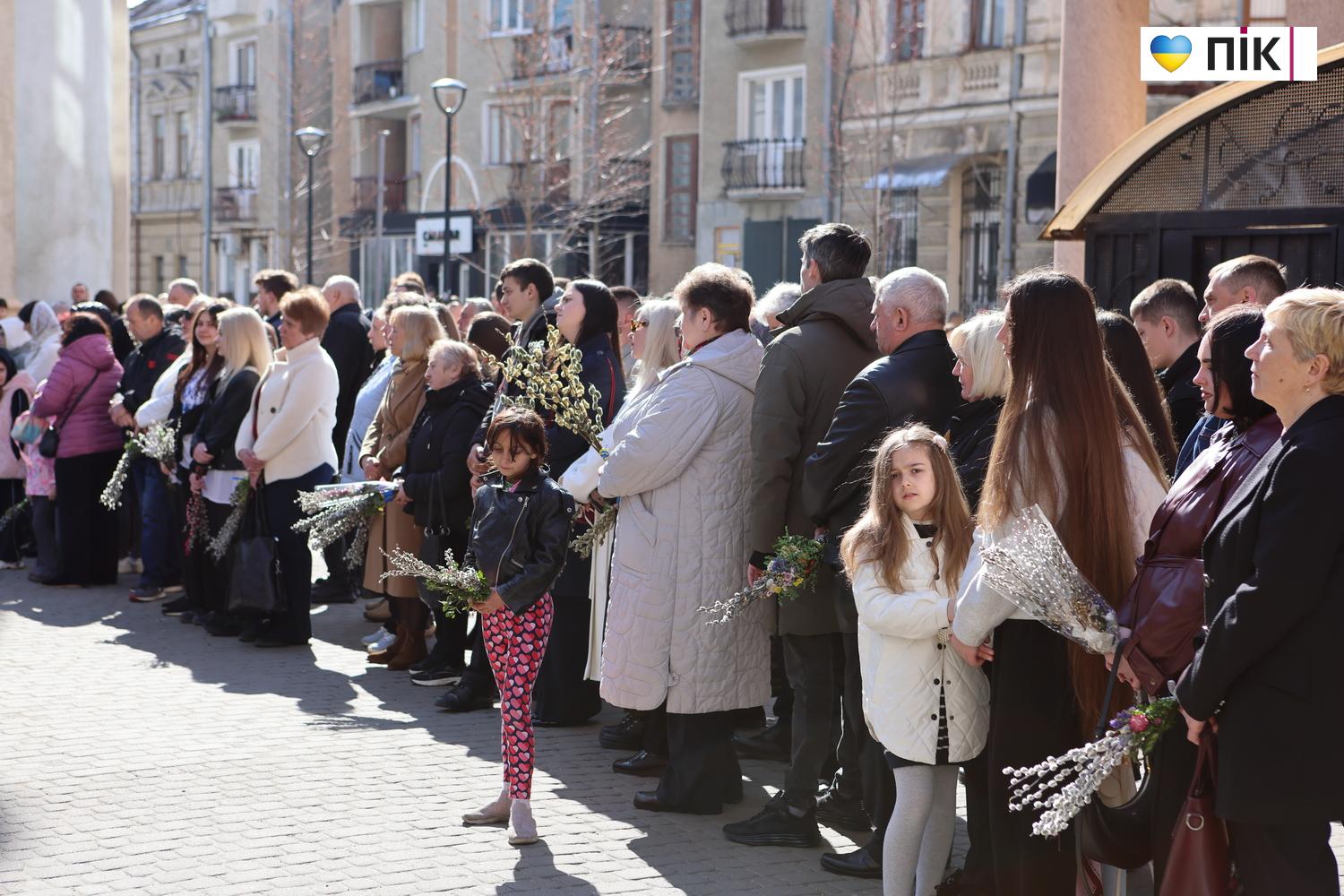 Люди Прикарпаття: Вербна неділя в Івано-Франківську (ФОТО) 36 G71A9976 resize