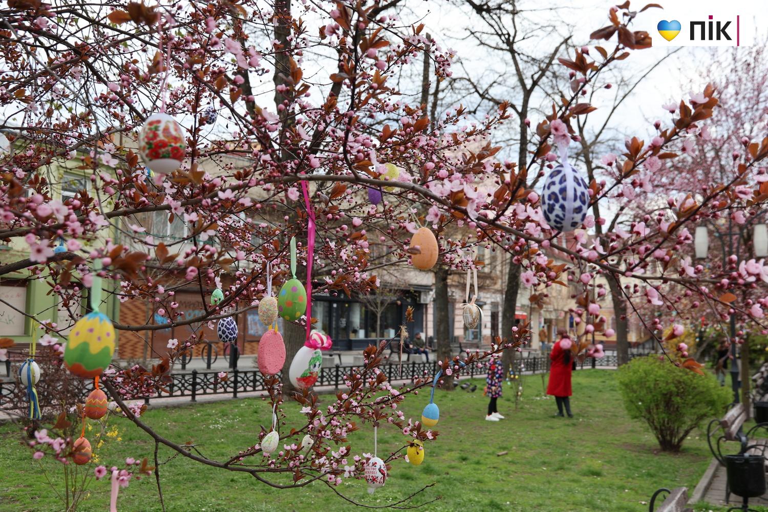 Люди Прикарпаття: святкові фотозони на Великдень в Івано-Франківську (ФОТО) 7 IMG 0004 resize