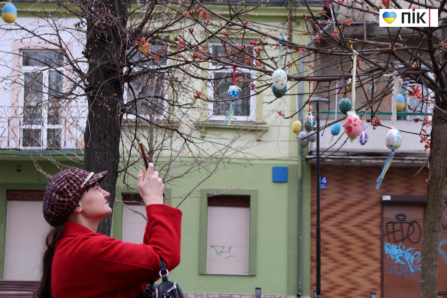 Люди Прикарпаття: святкові фотозони на Великдень в Івано-Франківську (ФОТО) 17 IMG 0007 resize